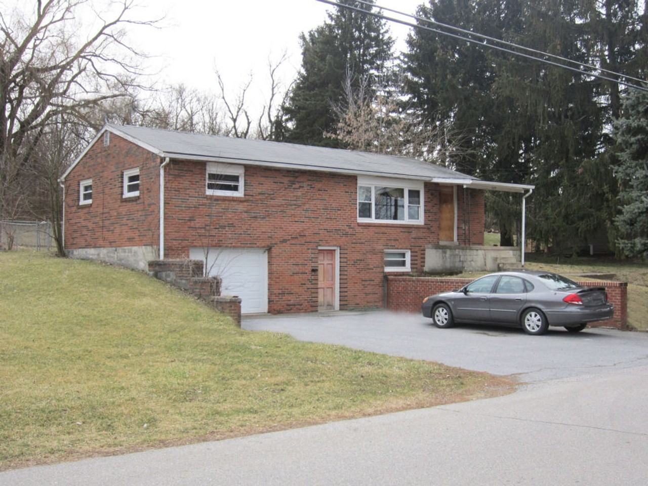 CLEMENS LANE 127/129 Apartments 127 Clemens Ln, Bellefonte, PA 16823