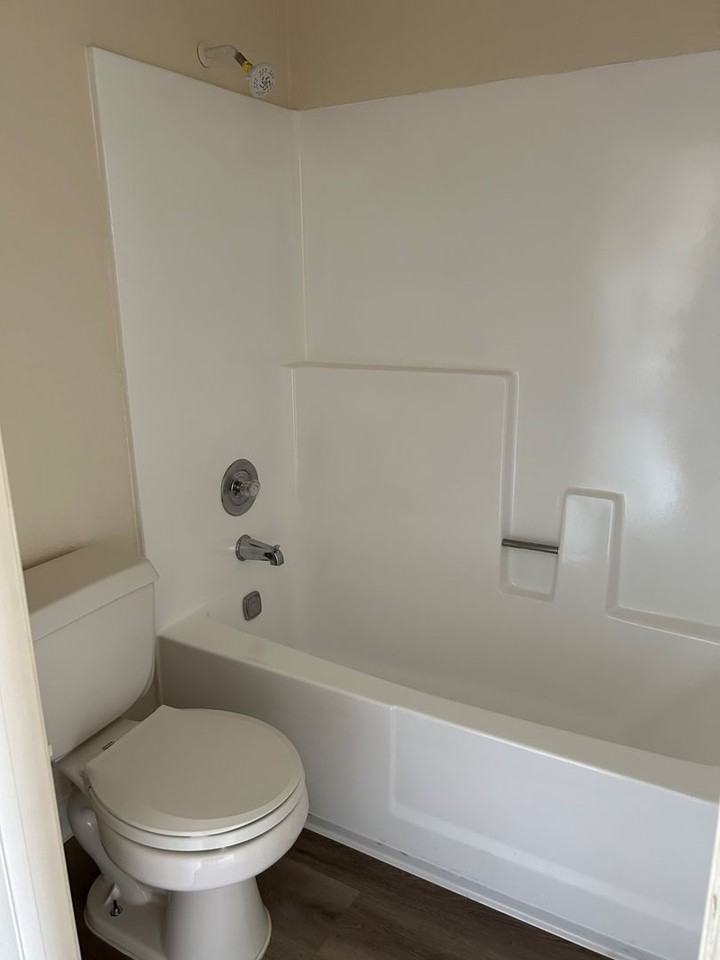 700 S Lake St - Photo 4 of 7