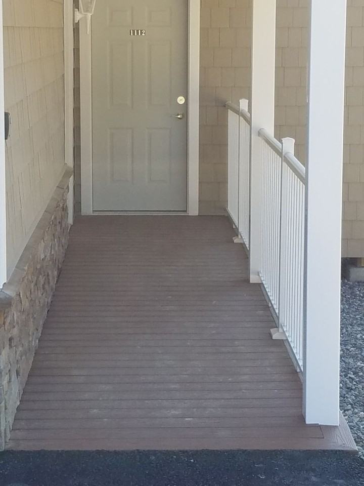 1000 Mead Hill - Photo 2 of 46