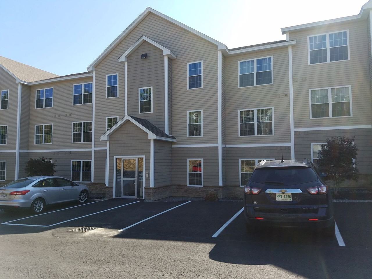 1000 Mead Hill - Photo 3 of 46