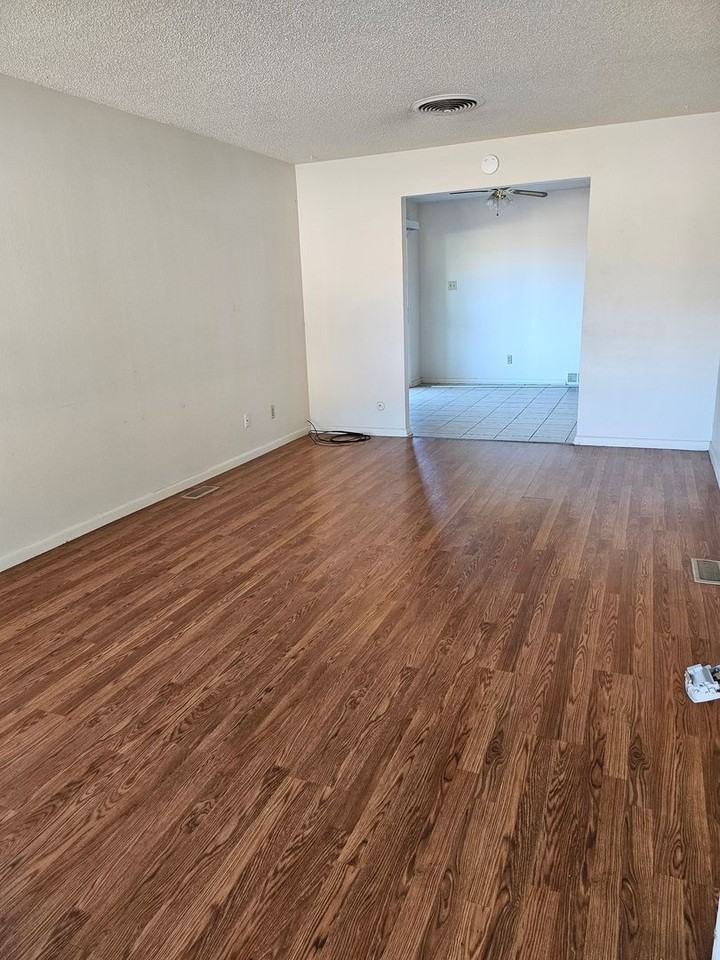 47 Douglas Ln - Photo 2 of 17