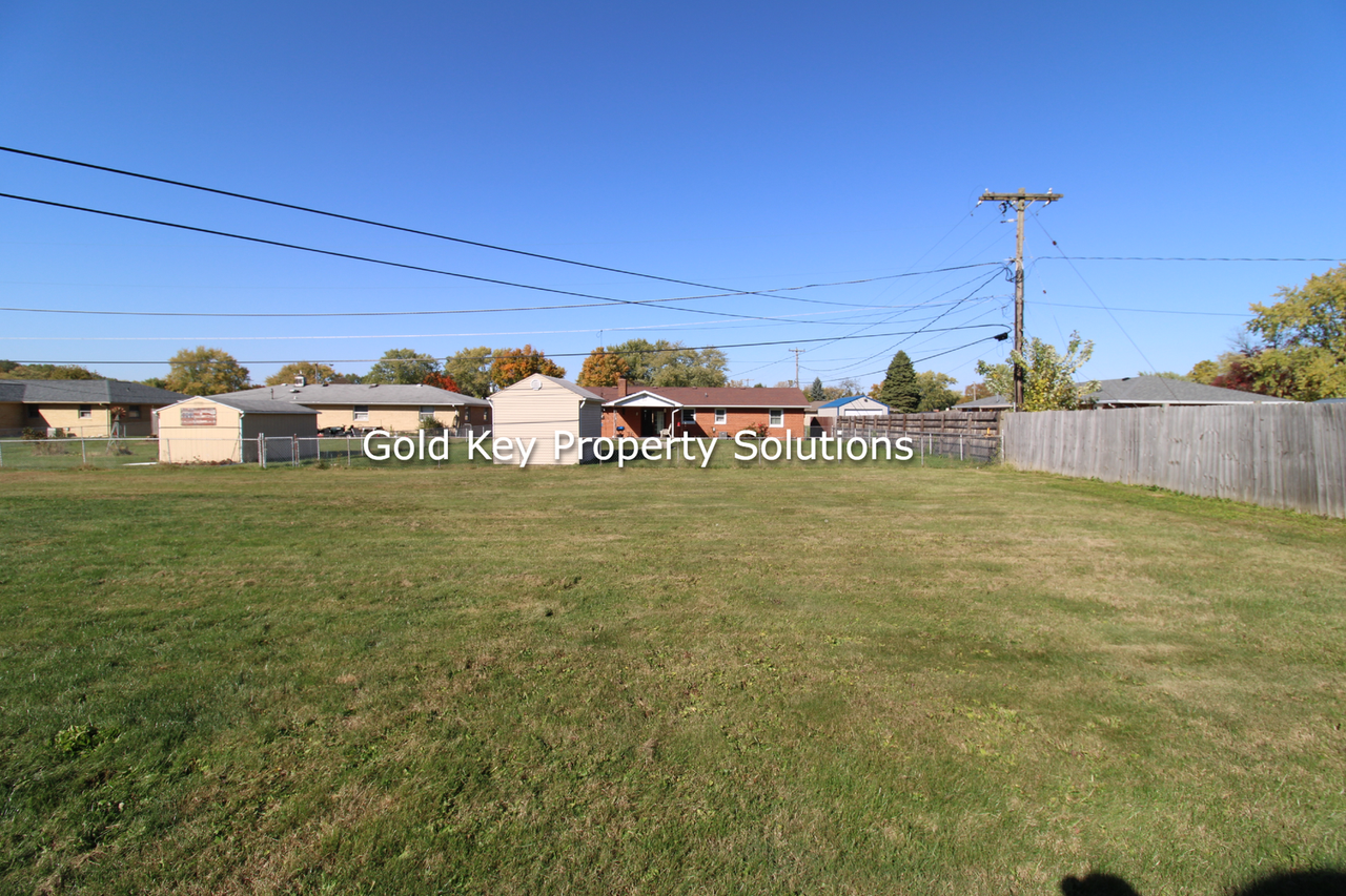 812-814 MELLEN - Photo 3 of 15