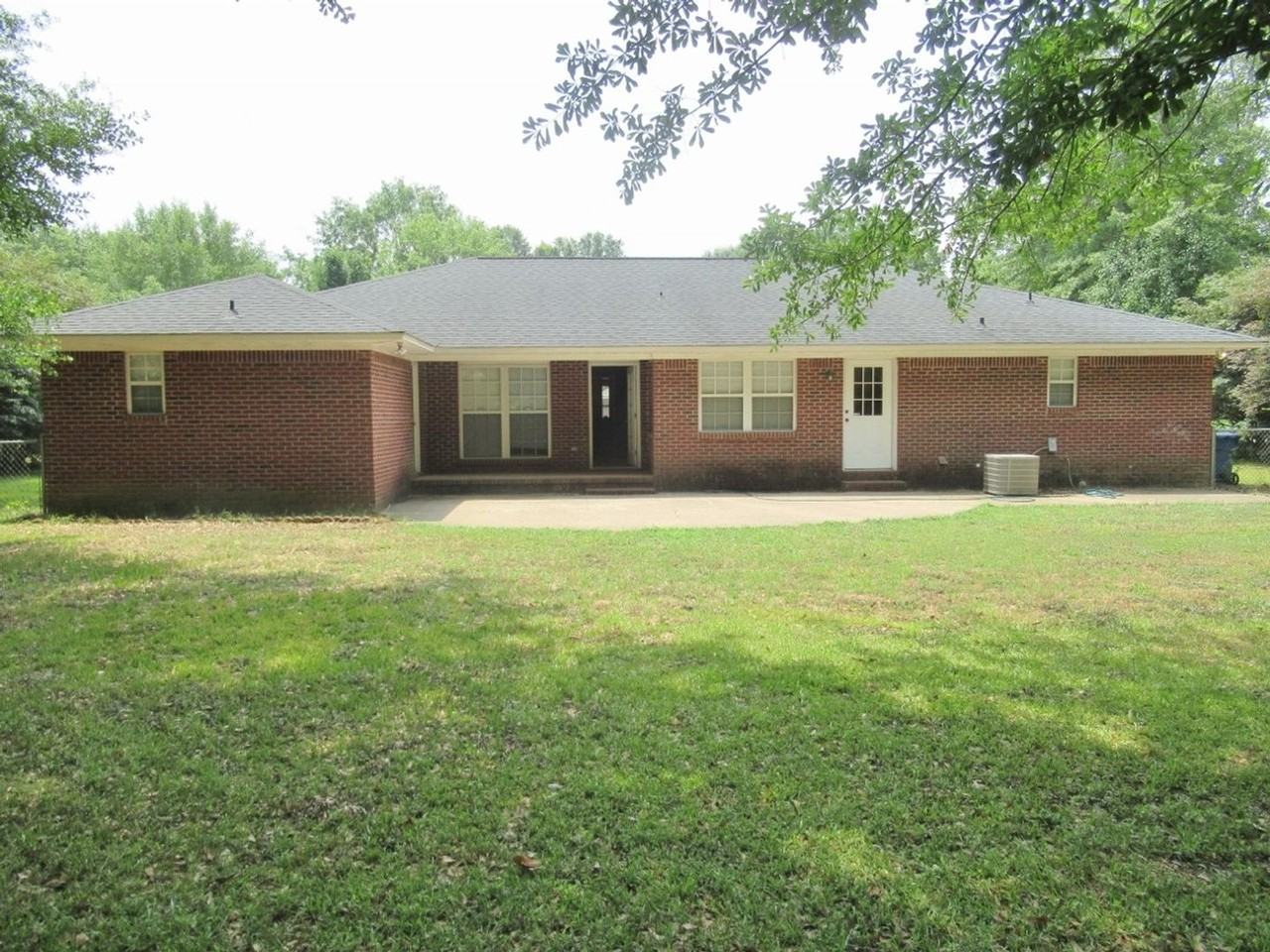 3840 Oleander Dr - Photo 2 of 35