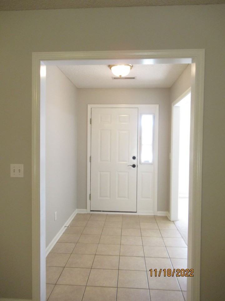 3840 Oleander Dr - Photo 3 of 35