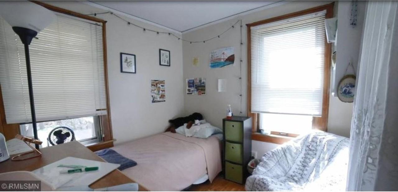 1596 Hewitt Ave - Photo 3 of 10