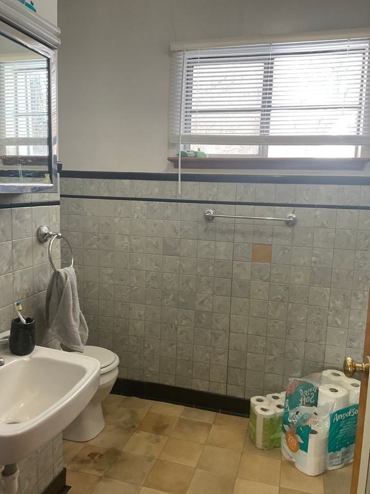 2854 University Ave - Photo 5 of 10