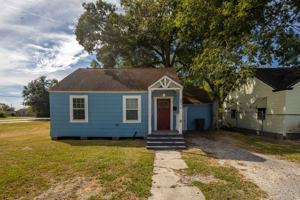 featured image of 2978 Goliad St
