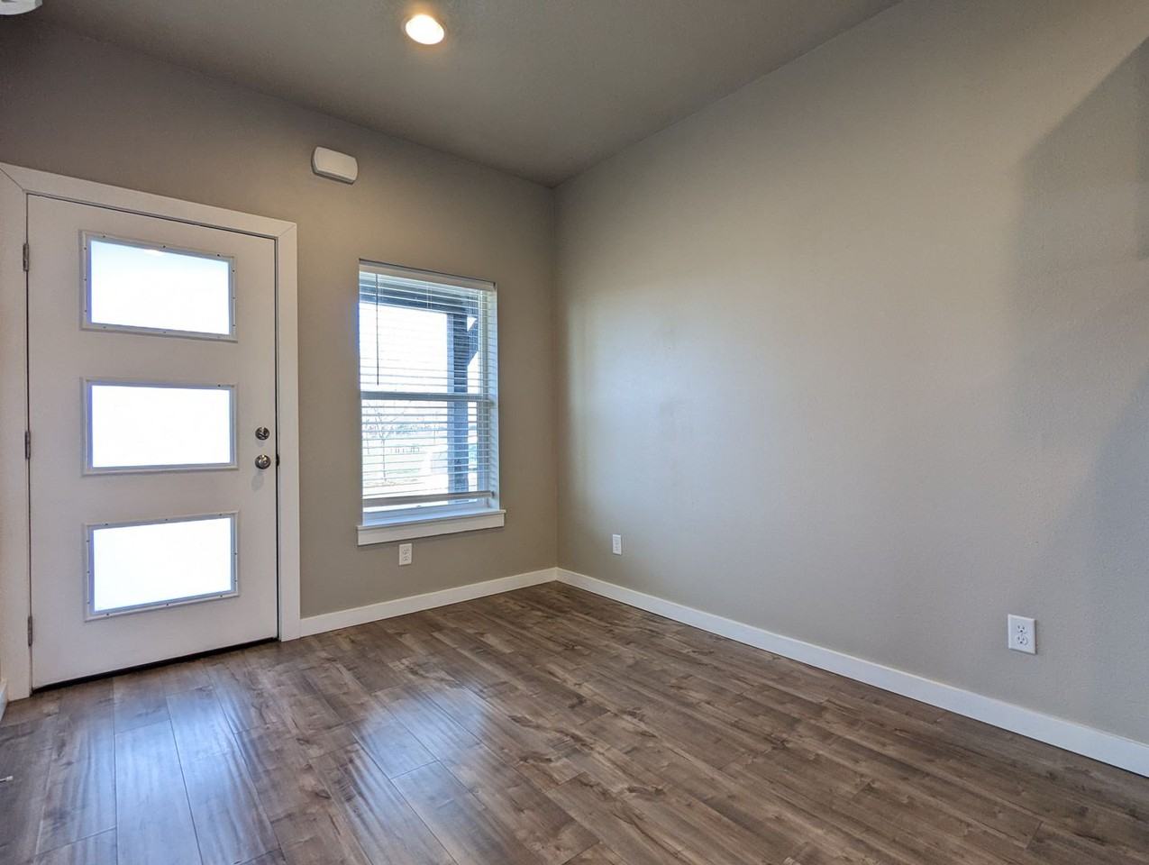 1024 Hatton Ave - Photo 2 of 14