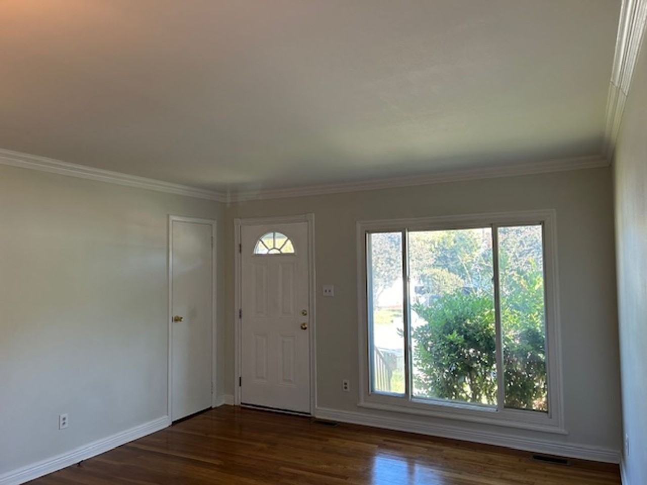 5305 Stokes Ln - Photo 2 of 15