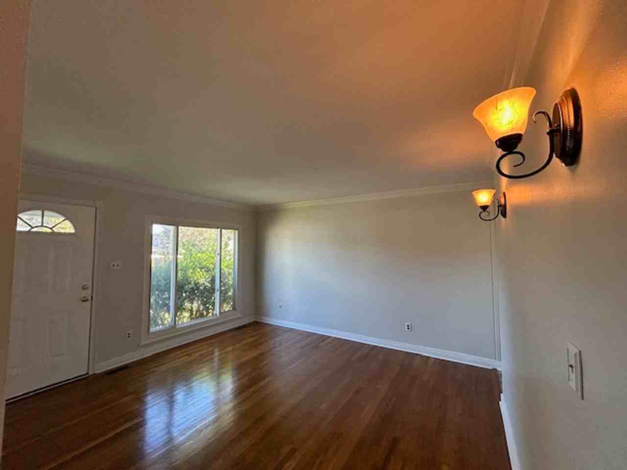 5305 Stokes Ln - Photo 3 of 15