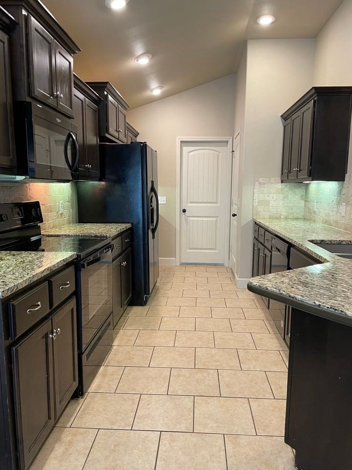 114 Zachary Ln - Photo 2 of 13