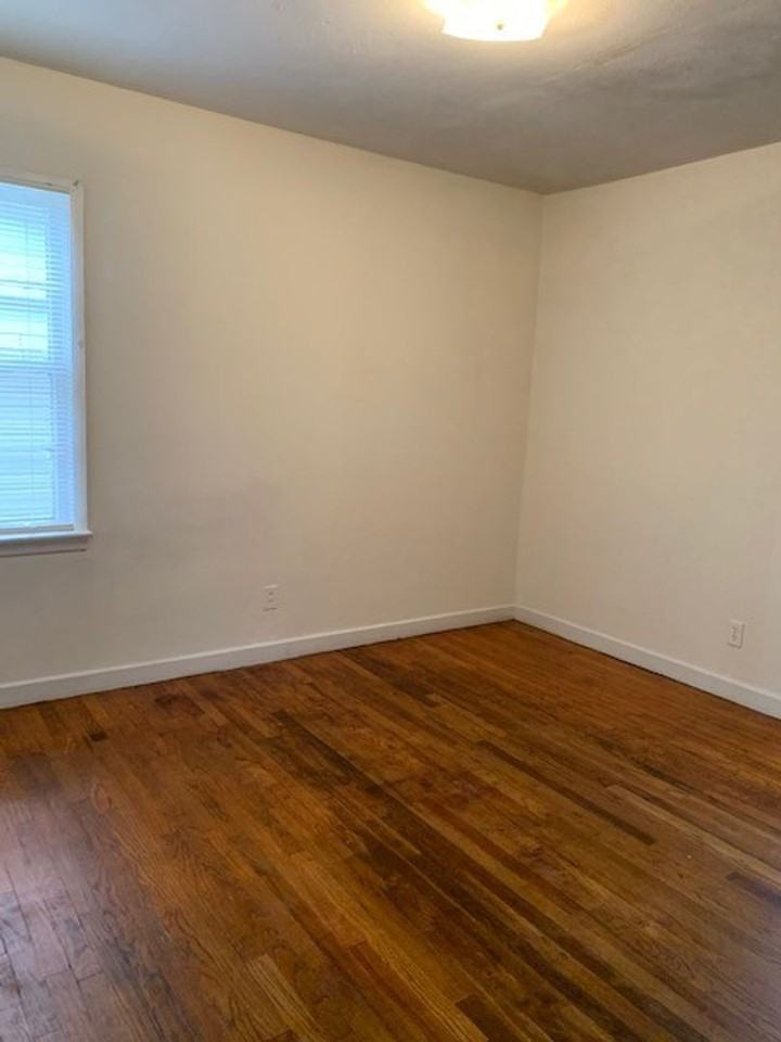 1804 Springfield Dr - Photo 5 of 8