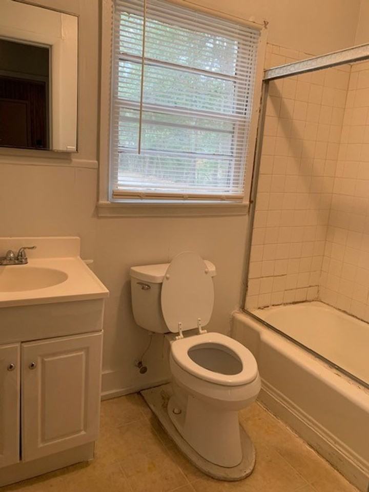 1804 Springfield Dr - Photo 7 of 8
