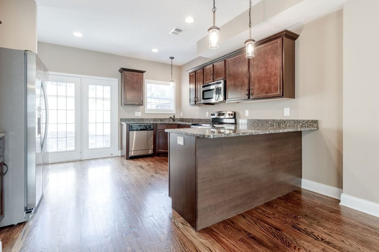 123 W Washington St - Photo 6 of 17