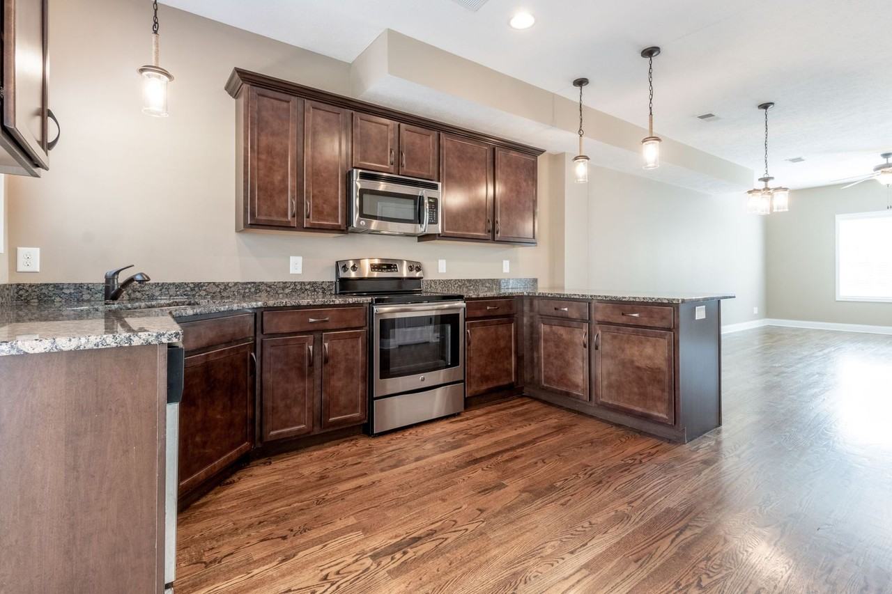 123 W Washington St - Photo 7 of 17