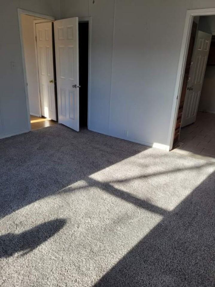 32095 Jessica Ln - Photo 3 of 12