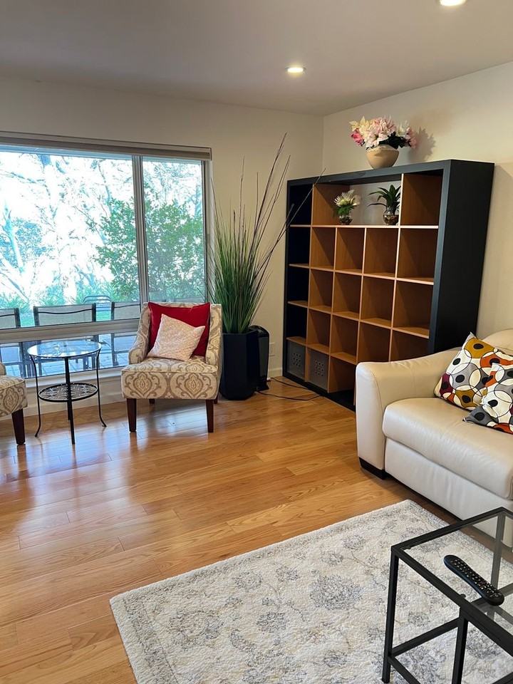 2740 Ptarmigan Dr - Photo 4 of 33