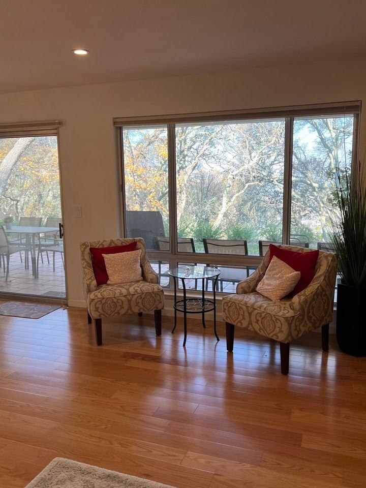 2740 Ptarmigan Dr - Photo 7 of 33