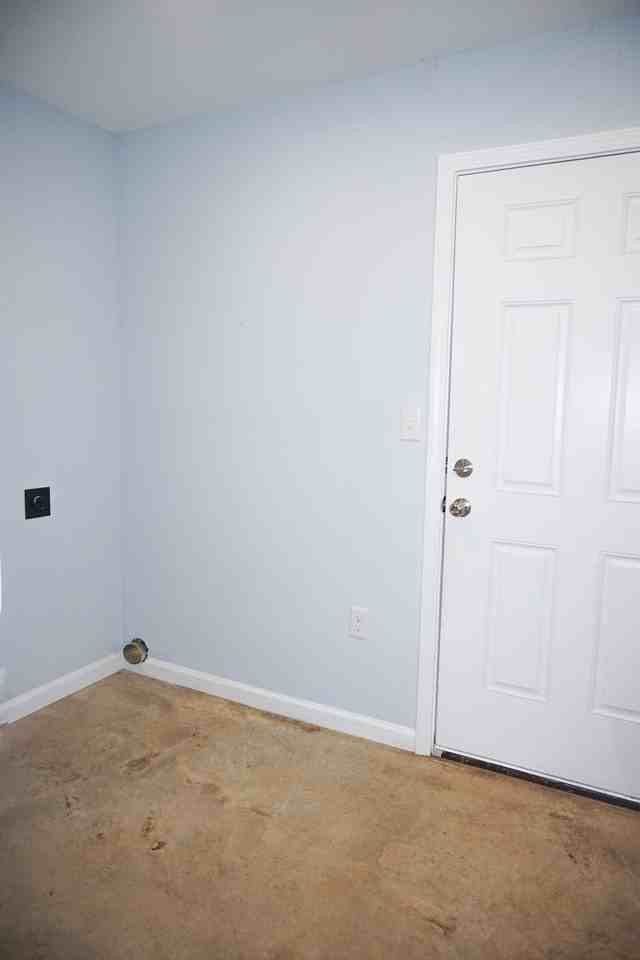 200 NE 2nd St - Photo 3 of 9