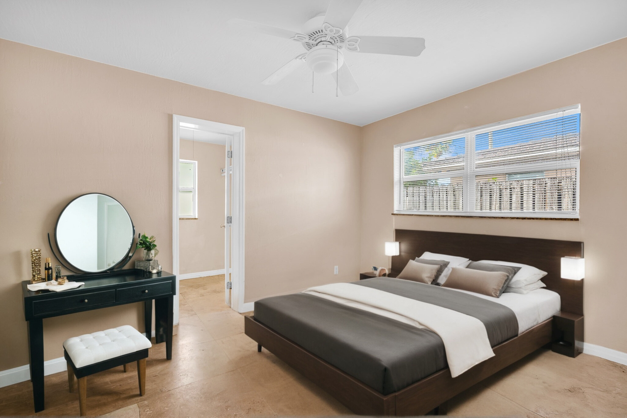 740-748 NE 13th Court - Photo 4 of 34