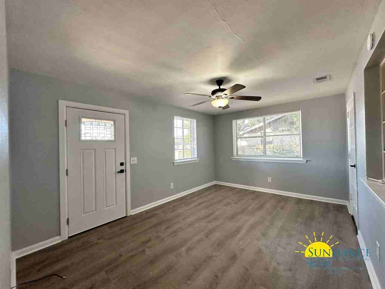 223 Highway Avenue Northeast - Photo 2 of 21