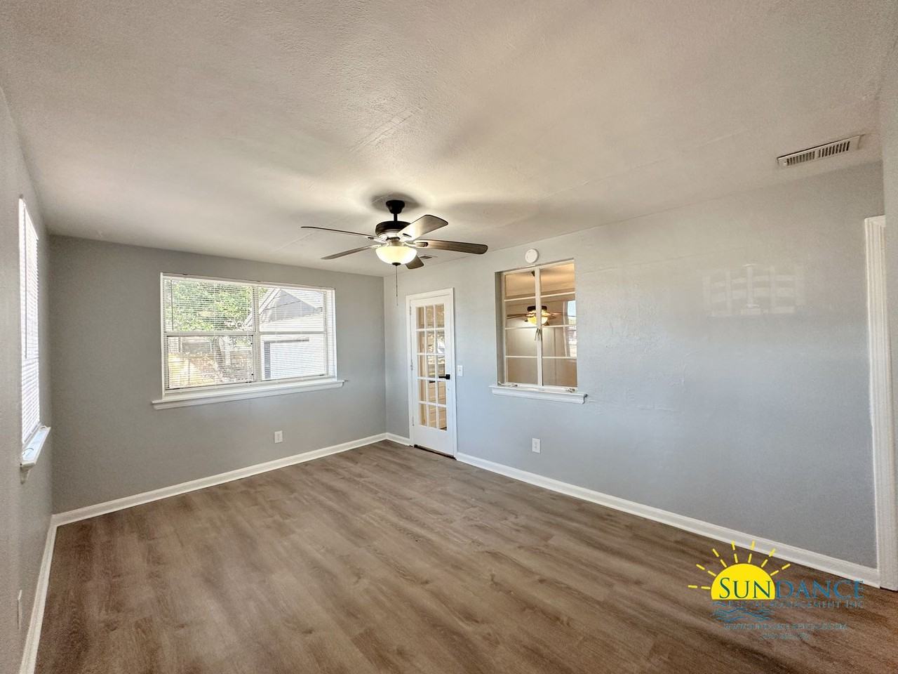 223 Highway Avenue Northeast - Photo 4 of 21