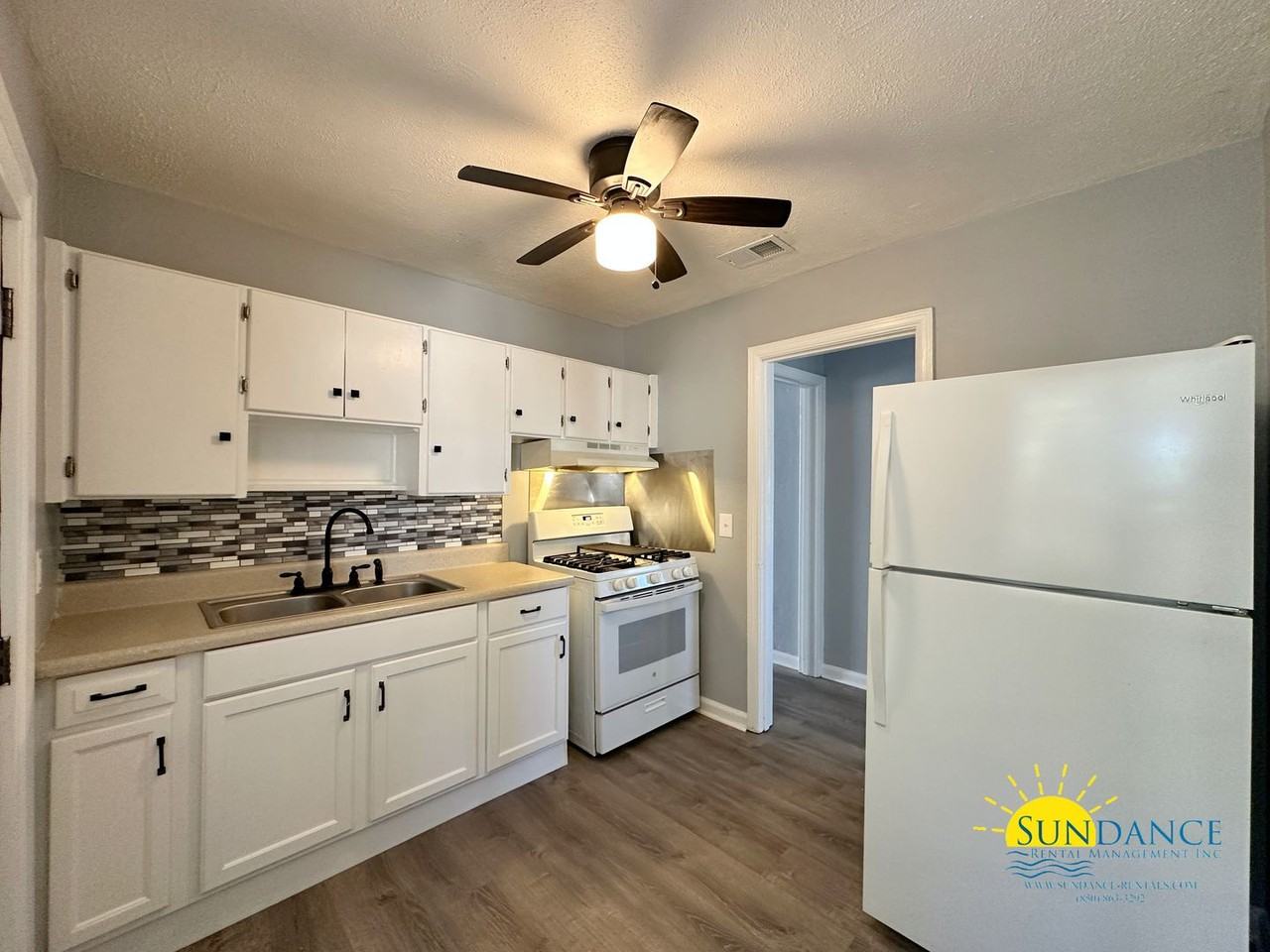 223 Highway Avenue Northeast - Photo 5 of 21