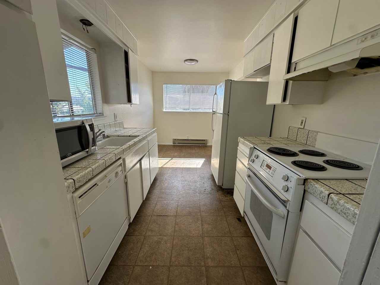 665 Chemeketa Dr - Photo 4 of 17