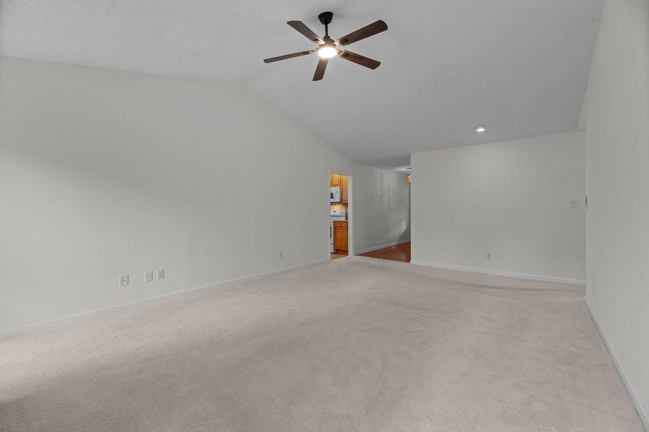5403 Miramar Ct - Photo 4 of 23