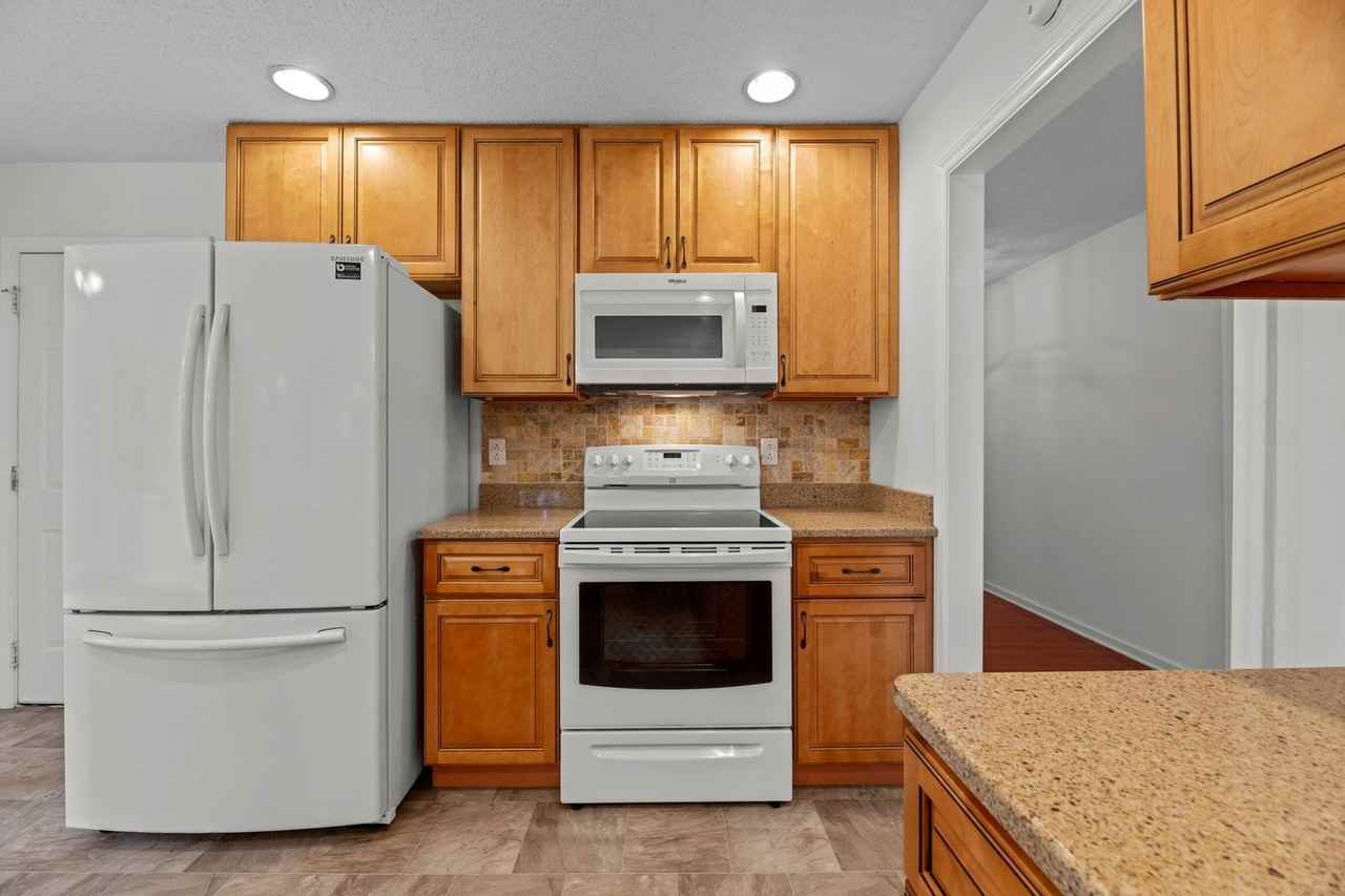 5403 Miramar Ct - Photo 5 of 23