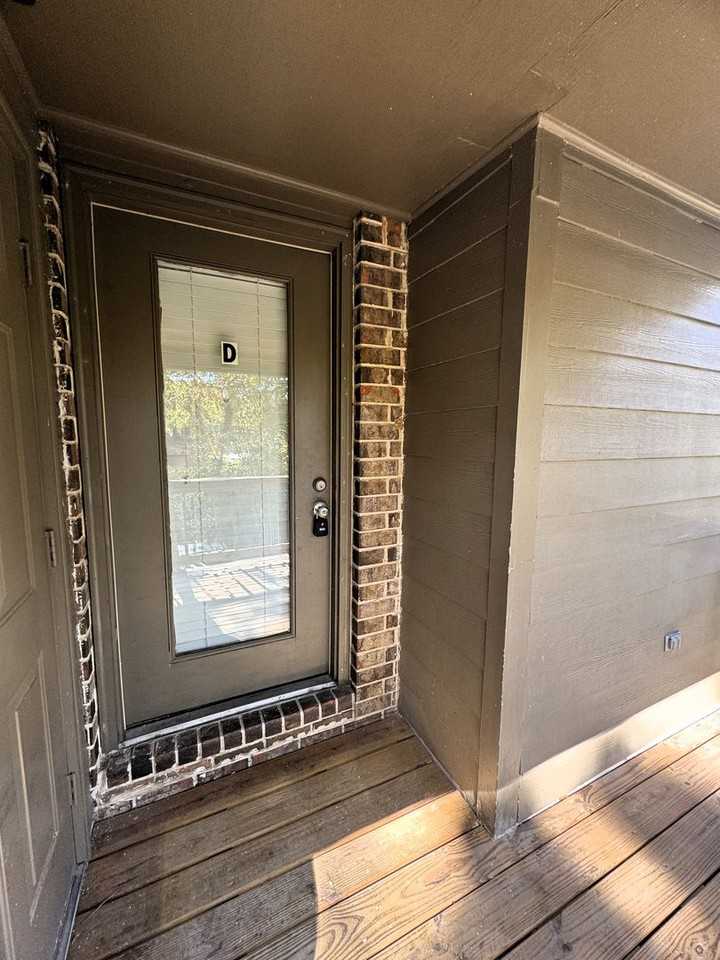 2609 Wynterhall Rd Se #D - Photo 3 of 16