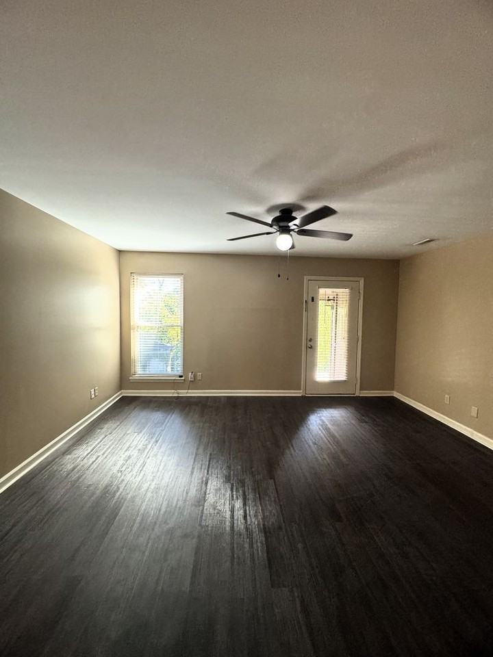 2609 Wynterhall Rd Se #D - Photo 5 of 16