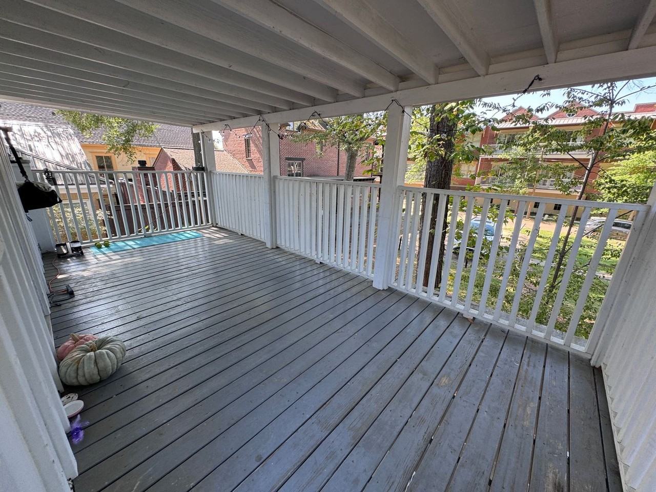 1310 Jefferson Ave #B - Photo 2 of 10