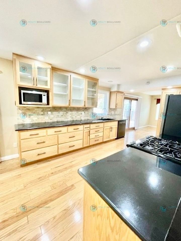 6220 Stone Valley Dr - Photo 2 of 35