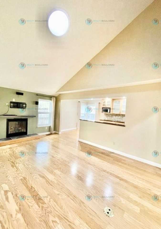 6220 Stone Valley Dr - Photo 3 of 35