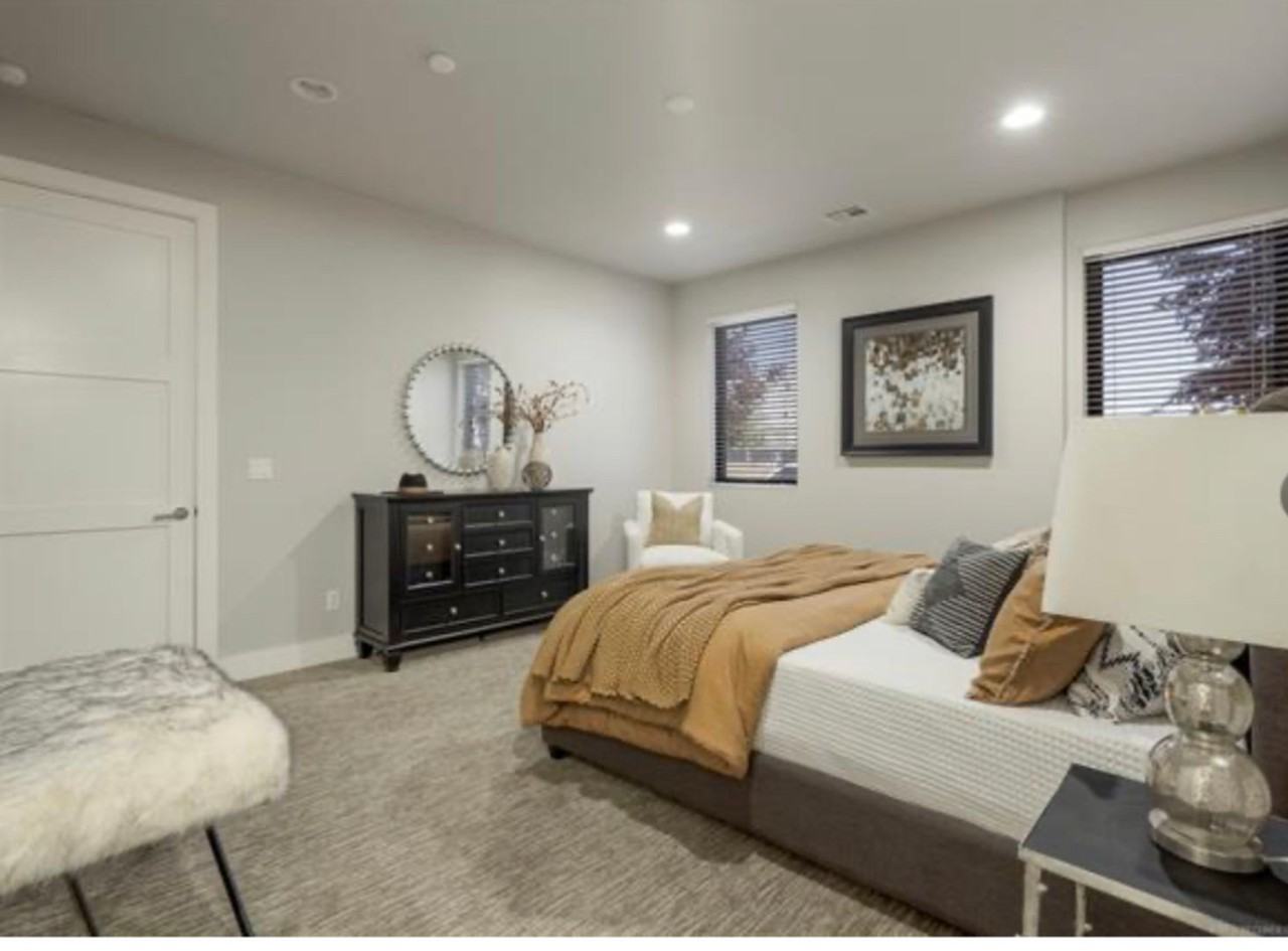 1322 E 35th Pl - Photo 7 of 35