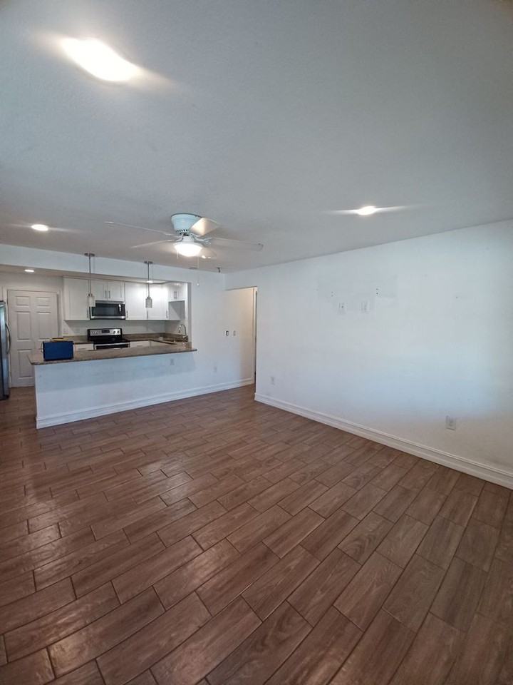 367 Montgomery Ave - Photo 2 of 17