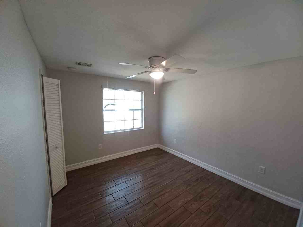 367 Montgomery Ave - Photo 7 of 17