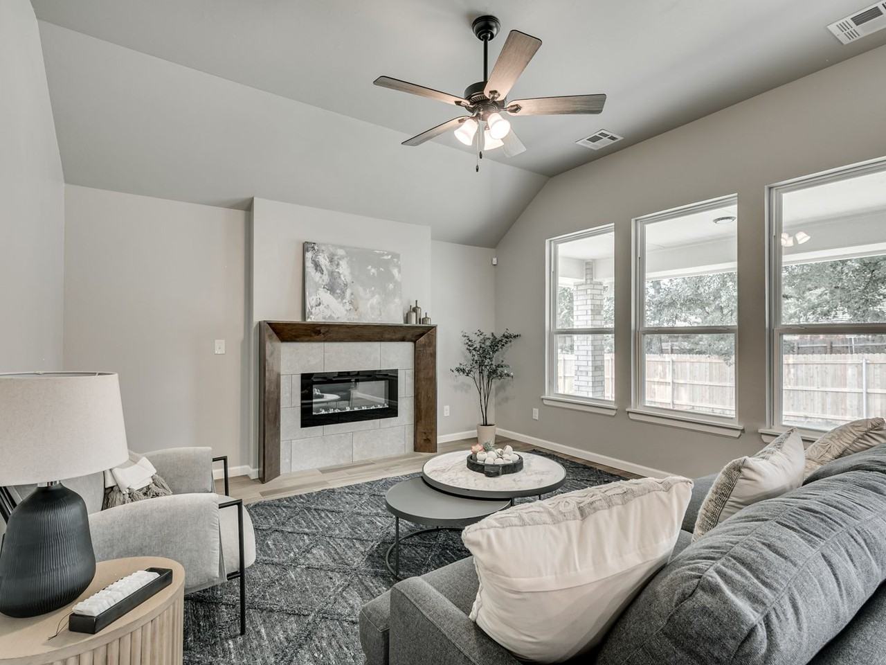 1007 Magnolia Dr - Photo 3 of 23