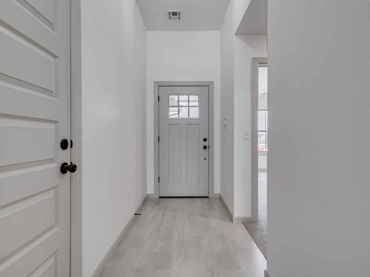 512 Hackberry Ln - Photo 2 of 16