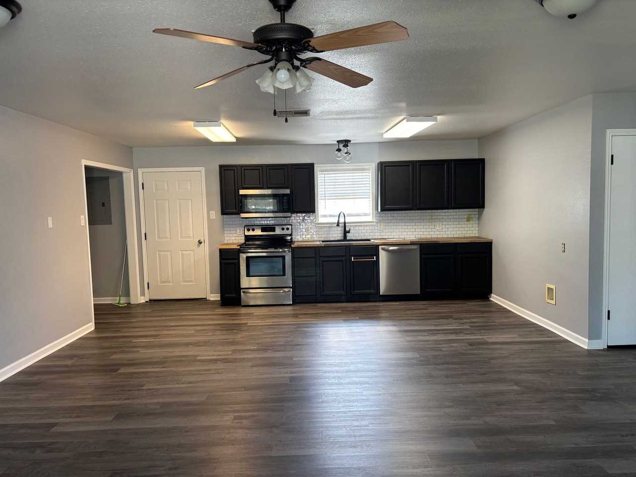 610 E 2nd St - Photo 2 of 15