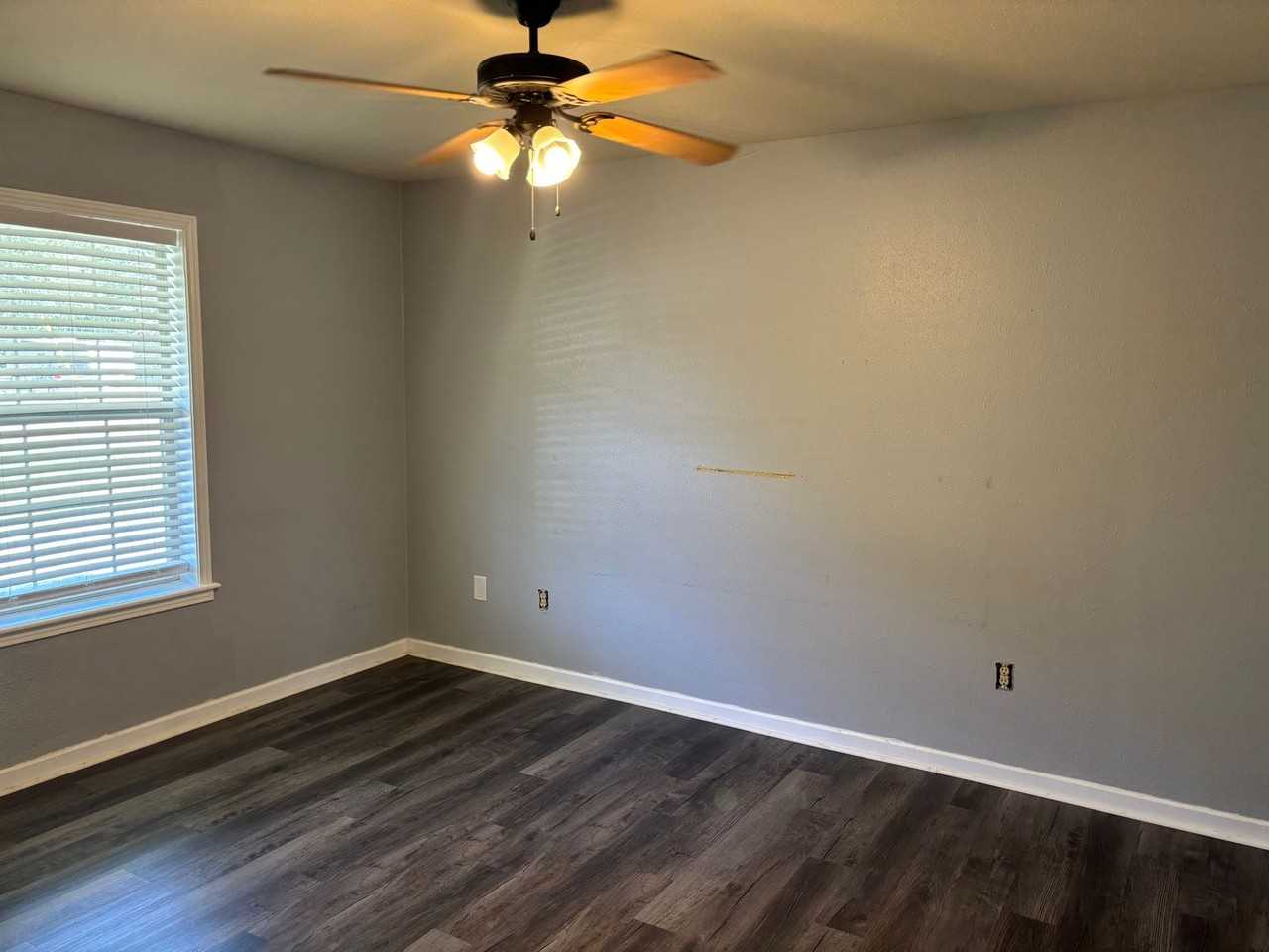 610 E 2nd St - Photo 3 of 15