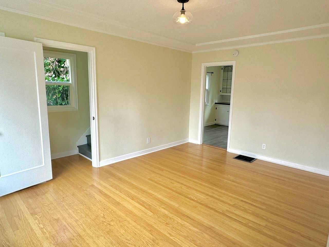 306 Ne 24th Ave - Photo 3 of 19