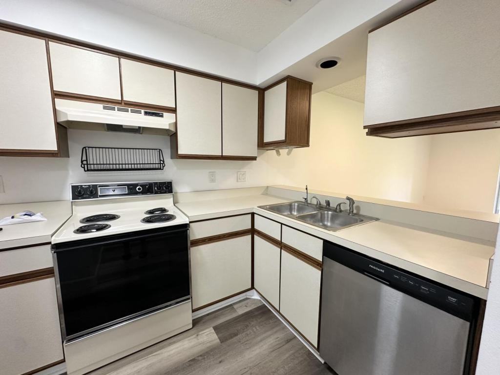 6532 Spring Flower Dr - Photo 3 of 13