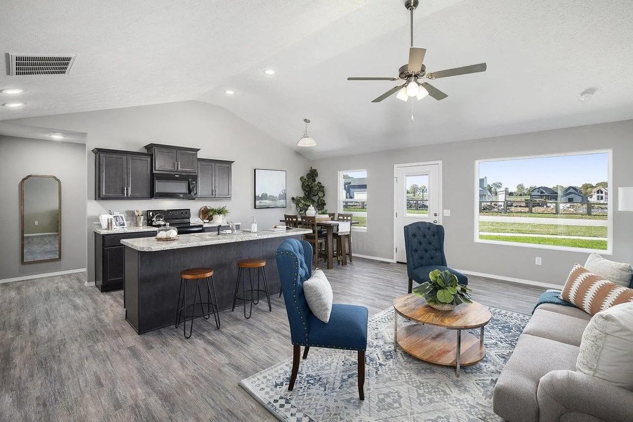 987 S Calabria Ave - Photo 3 of 5