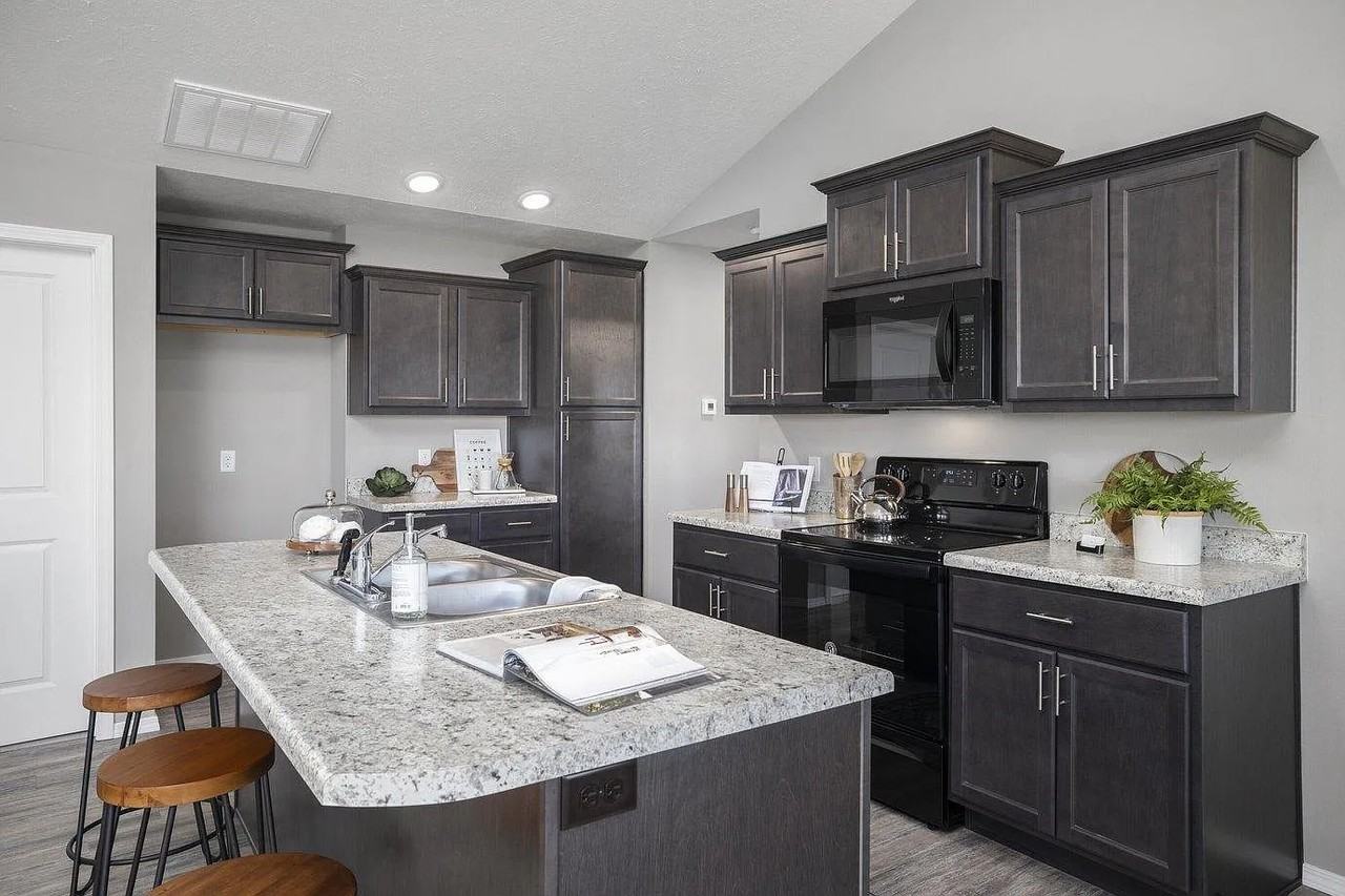 987 S Calabria Ave - Photo 4 of 5