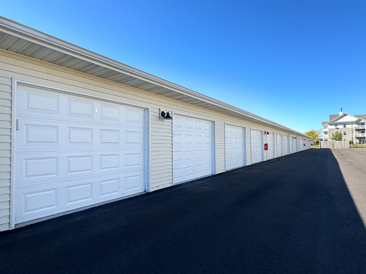 SCS Rothschild - Photo 5 of 10