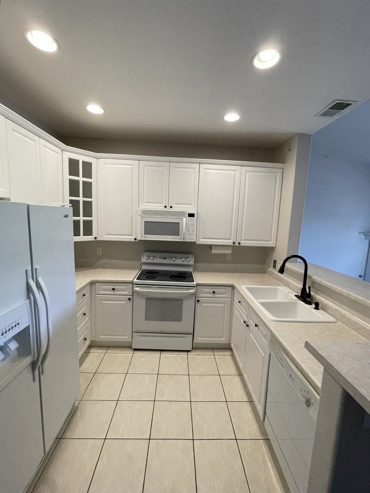 8412 S Holland Ct #303 - Photo 7 of 13