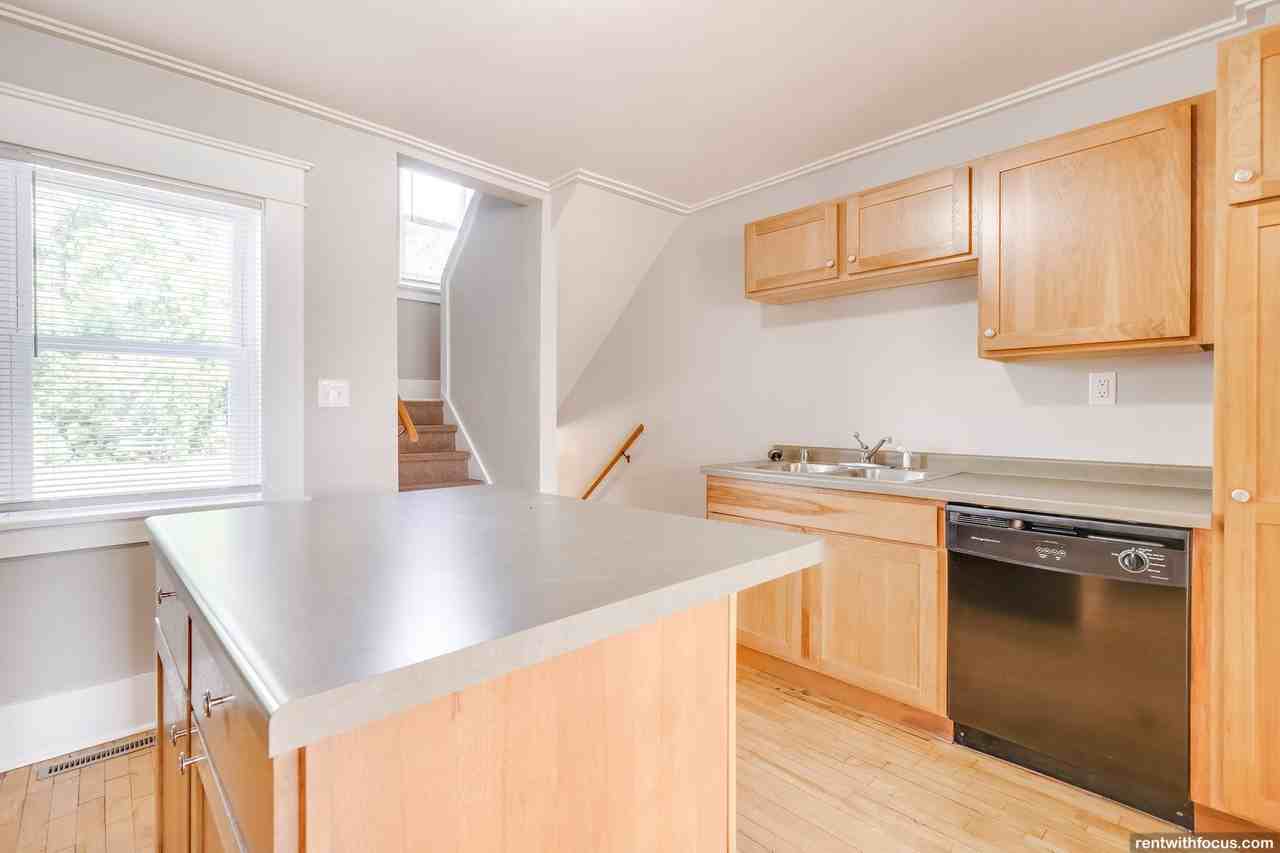 1202-1318 Summit Ave. - Photo 2 of 38