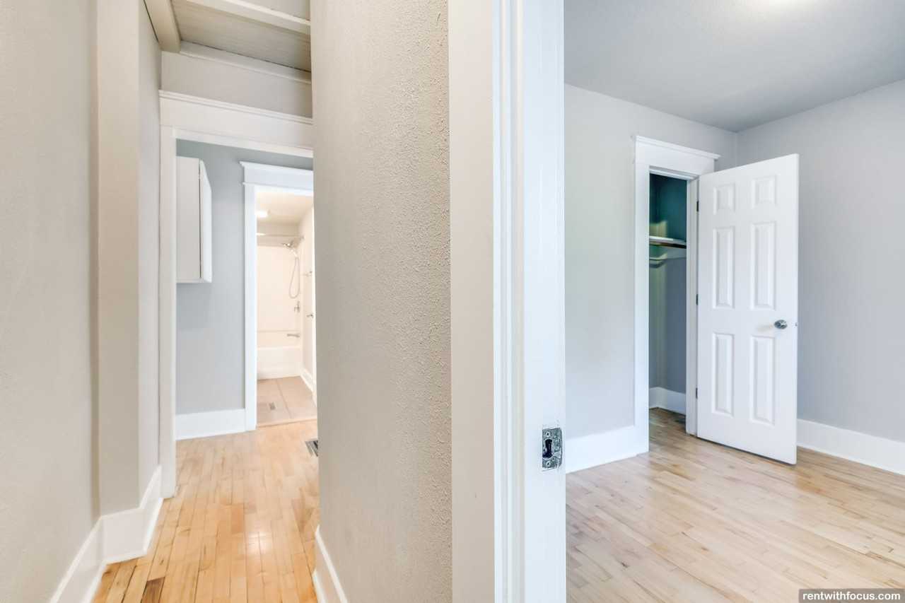 1202-1318 Summit Ave. - Photo 6 of 38